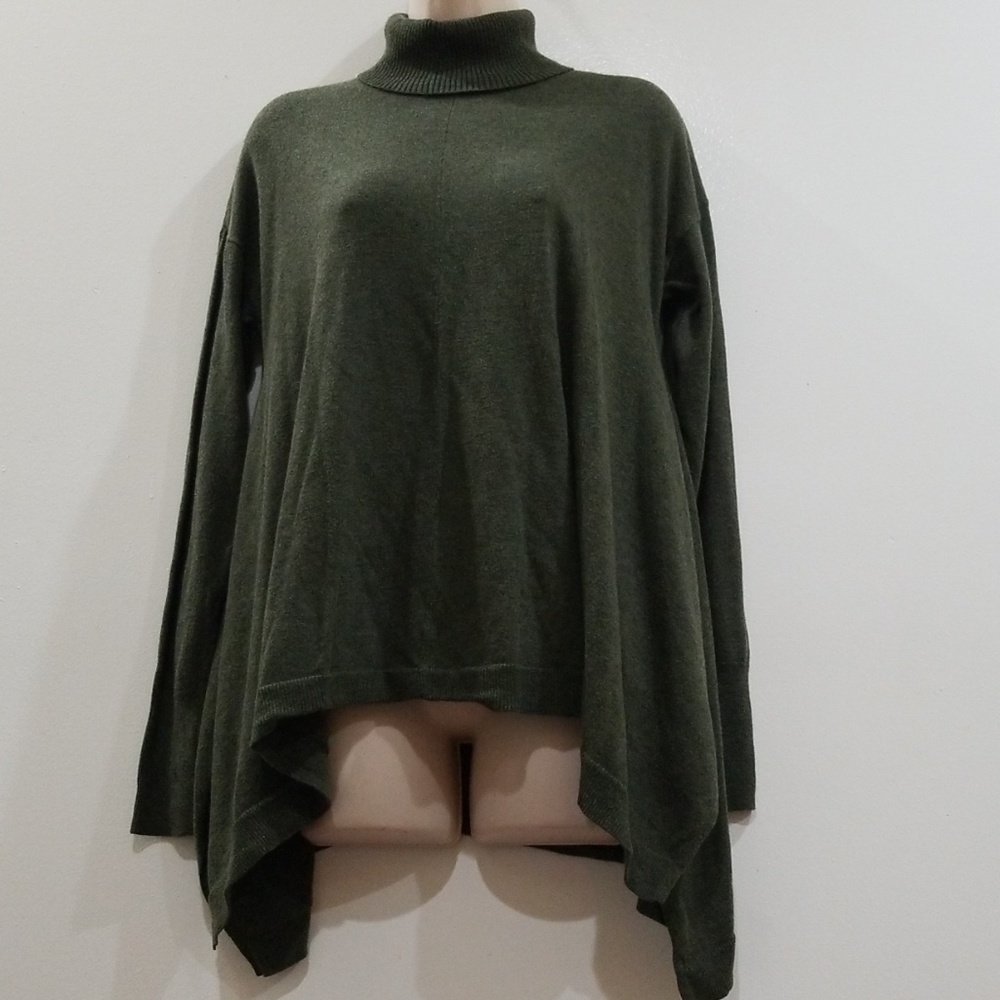 Mossimo TM women's green Turtle neck sweater